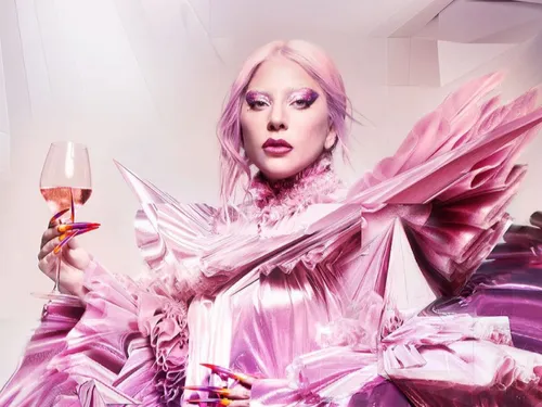 Lady Gaga annonce le remix de son album "Chromatica" avec de...